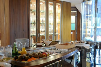 hotel and restaurant milan