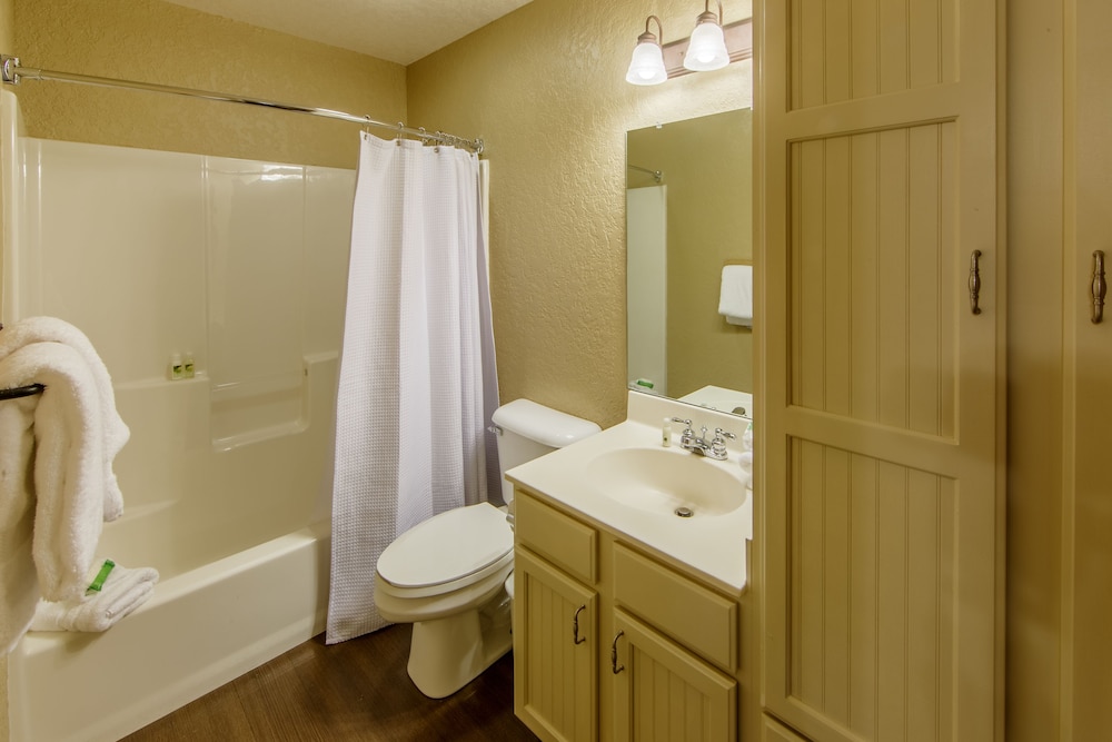 holiday inn club vacations oak n spruce resort berkshires