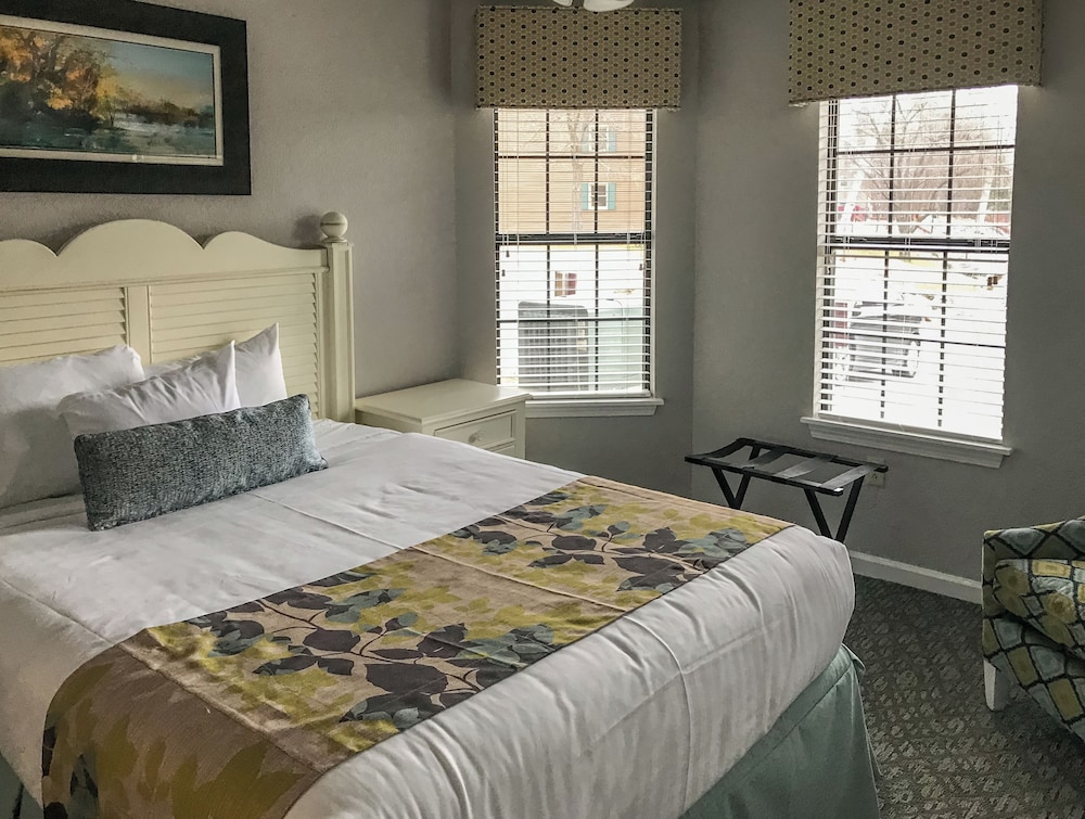 holiday inn club vacations oak n spruce resort berkshires