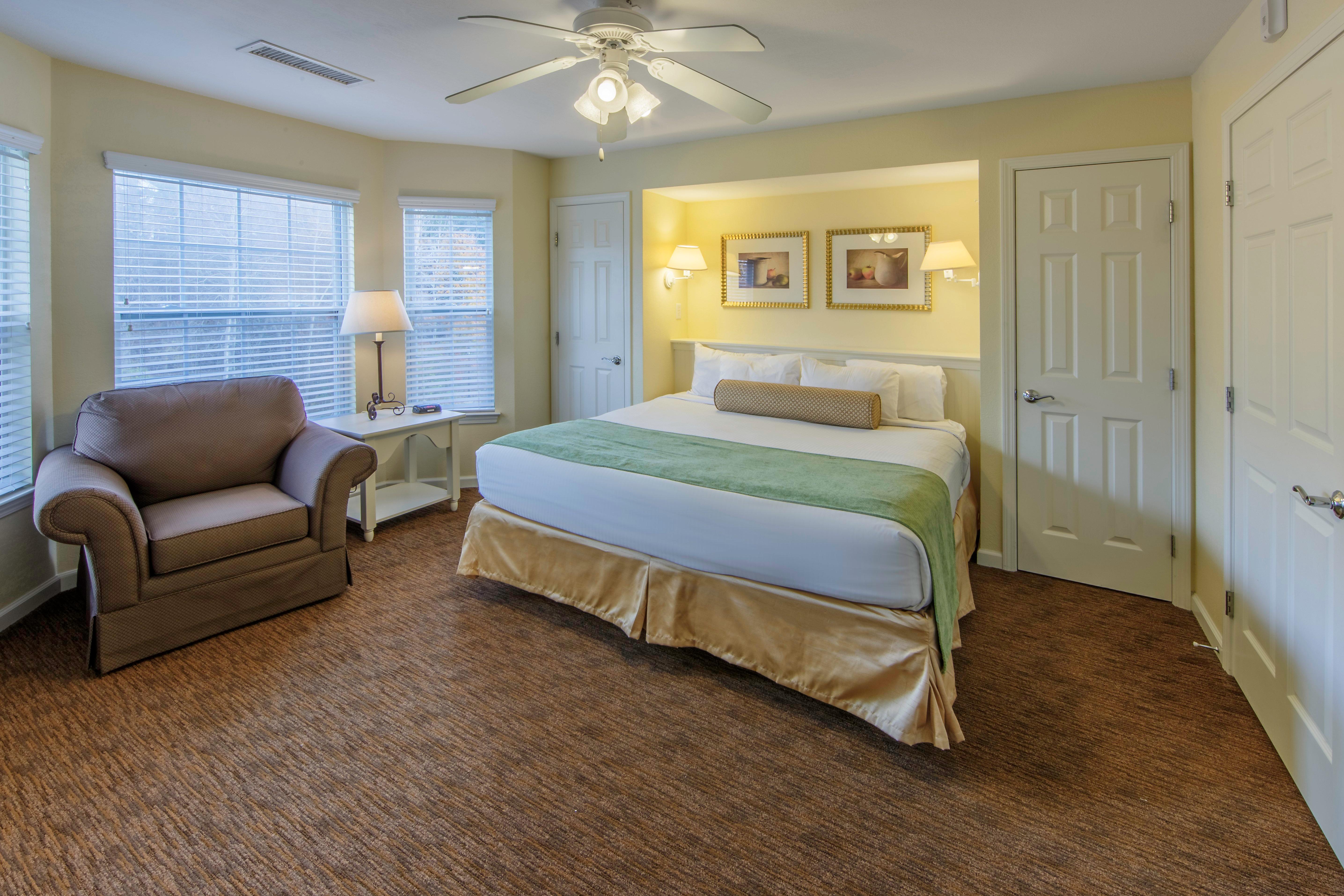 holiday inn club vacations oak n spruce resort berkshires