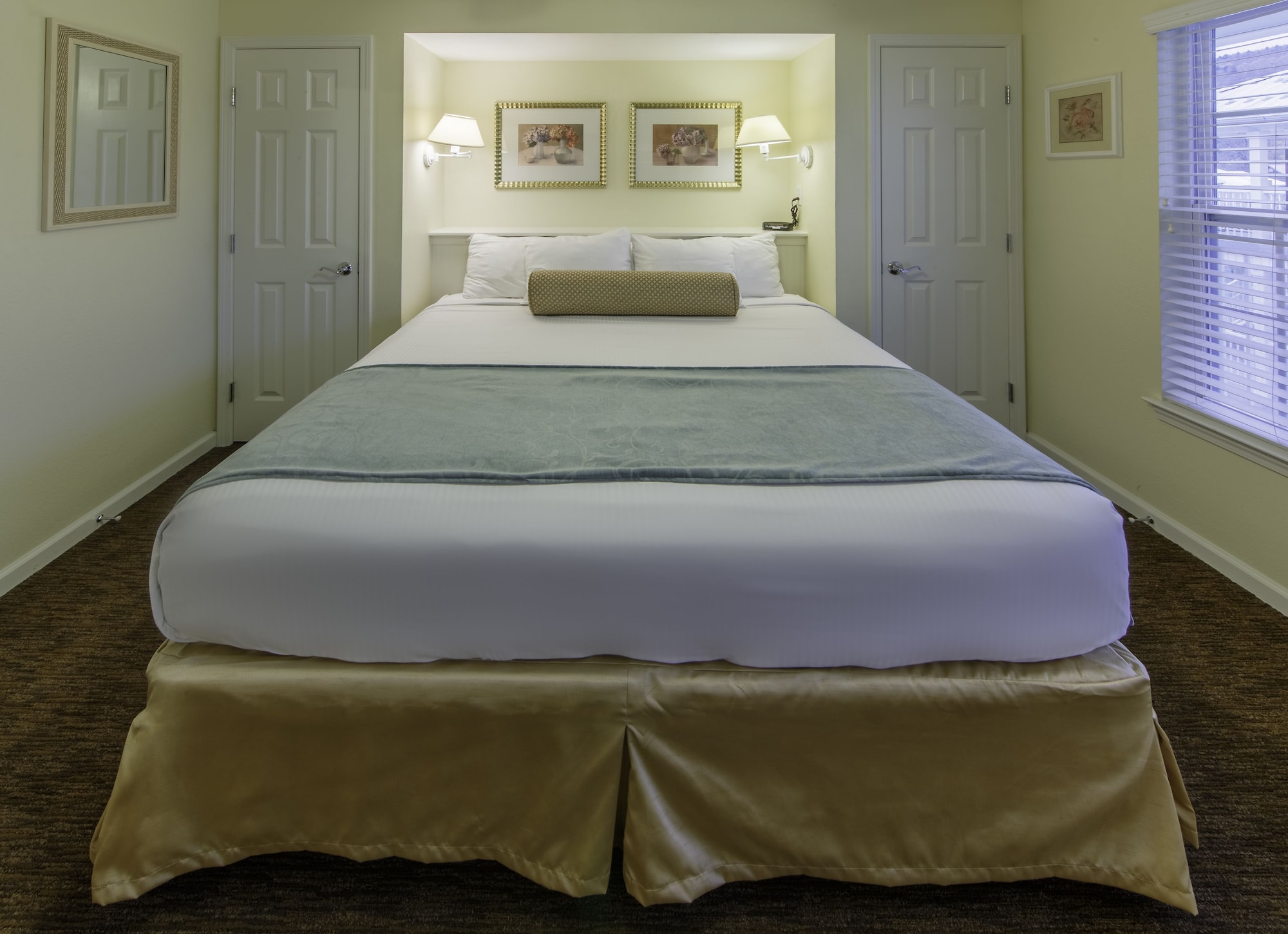 holiday inn club vacations oak n spruce resort berkshires