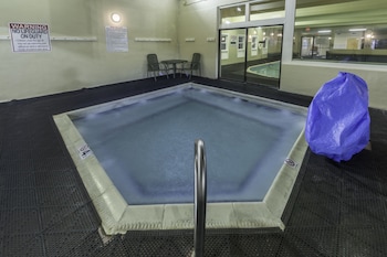 Holiday Inn Club Vacations Oak N Spruce Resort Berkshires,Near Berkshire Theatre Festival,4 star