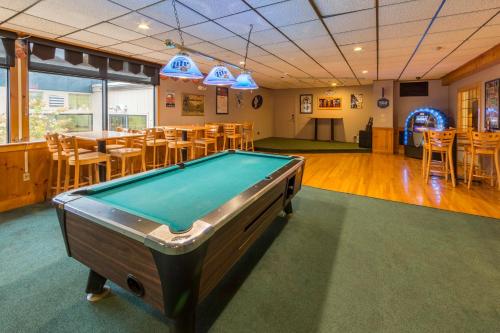 holiday inn club vacations oak n spruce resort berkshires