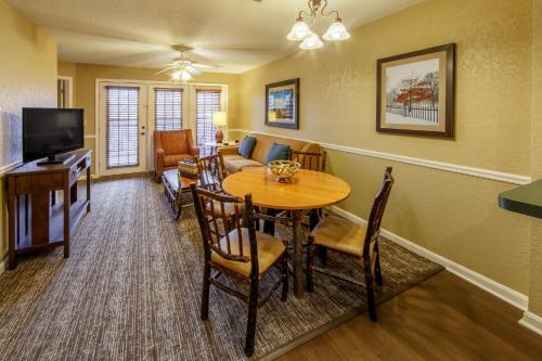 holiday inn club vacations oak n spruce resort berkshires