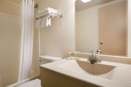 Super 8 By Wyndham Williston Nd,North Dakota>>Williston,2 star
