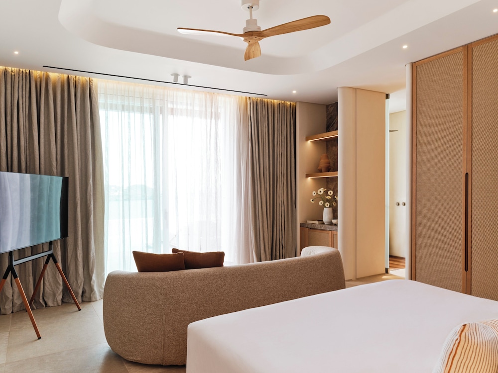bill and coo coast suites adult
