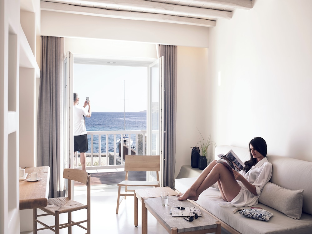 bill and coo coast suites adult