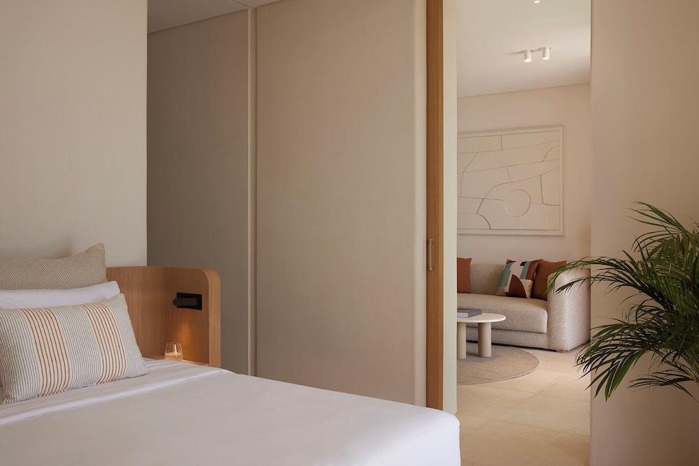 bill and coo coast suites adult