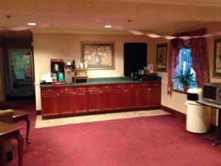 Country Hearth Inn & Suites Willard,Huron>>Cleveland,1 star