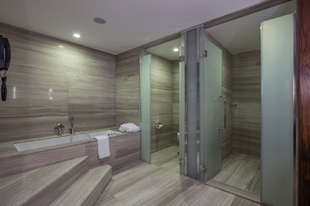 doubletree by hilton istanbul topkapi