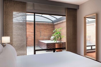 doubletree by hilton bogota calle 100