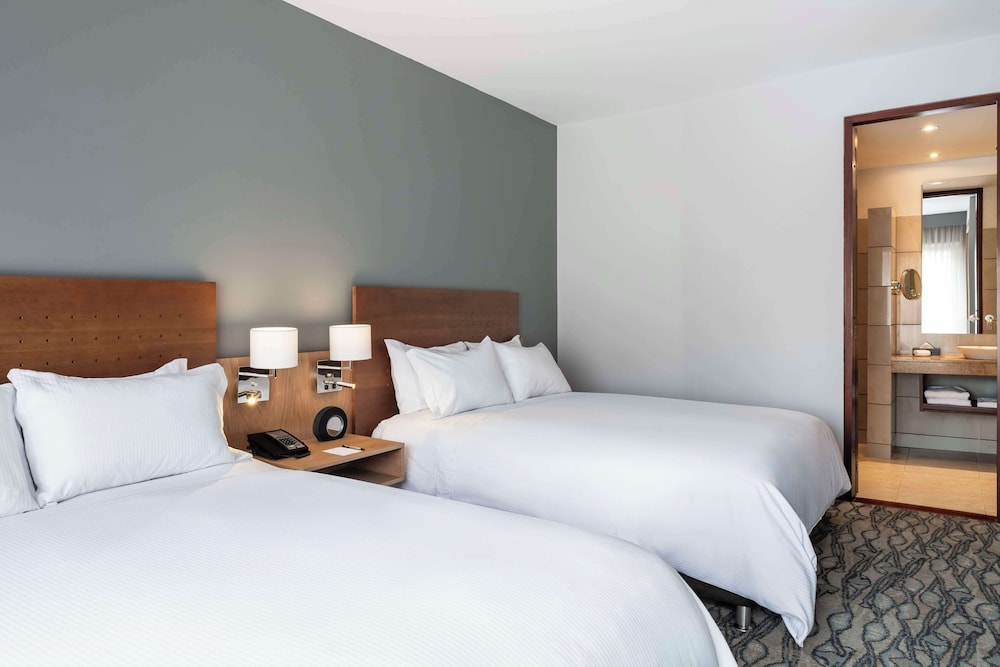 doubletree by hilton bogota calle 100