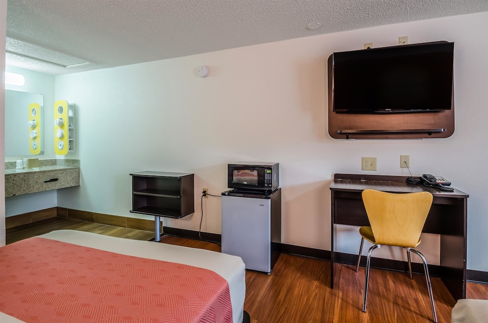 motel 6 troutville va