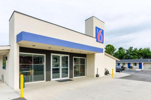 Motel 6 Troutville, Va,Daleville>>Amsterdam,2 star