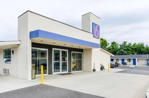 Motel 6 Troutville, Va,Daleville>>Amsterdam,2 star