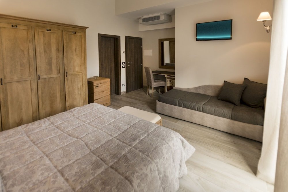 Hotel Livia,Desenzano Del Garda>>Brescia,3 star