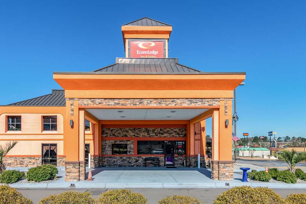 econo lodge inn and suites