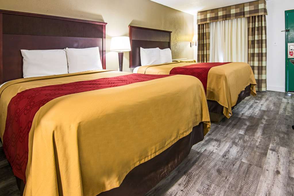 econo lodge inn and suites