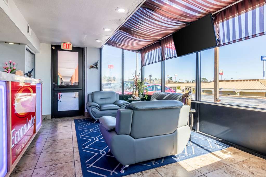 econo lodge inn and suites