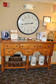 Americinn By Wyndham Clear Lake,Mason City>>Clear Lake,3 star