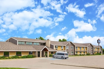 Americinn By Wyndham Clear Lake,Mason City>>Clear Lake,3 star