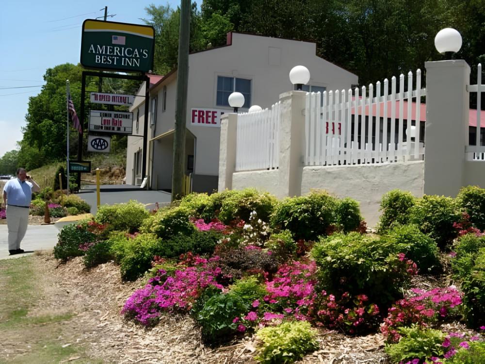 econo lodge calhoun north damascus