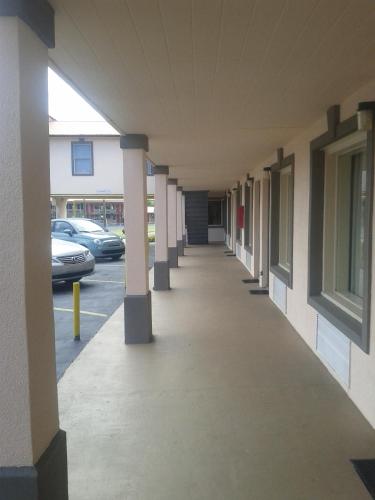 econo lodge calhoun north damascus