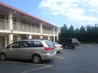 econo lodge calhoun north damascus