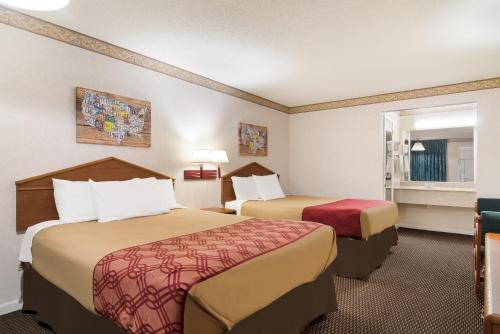 econo lodge calhoun north damascus
