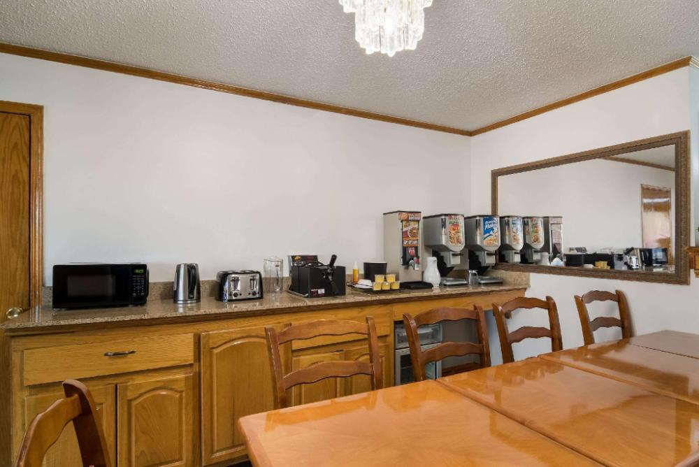 econo lodge calhoun north damascus