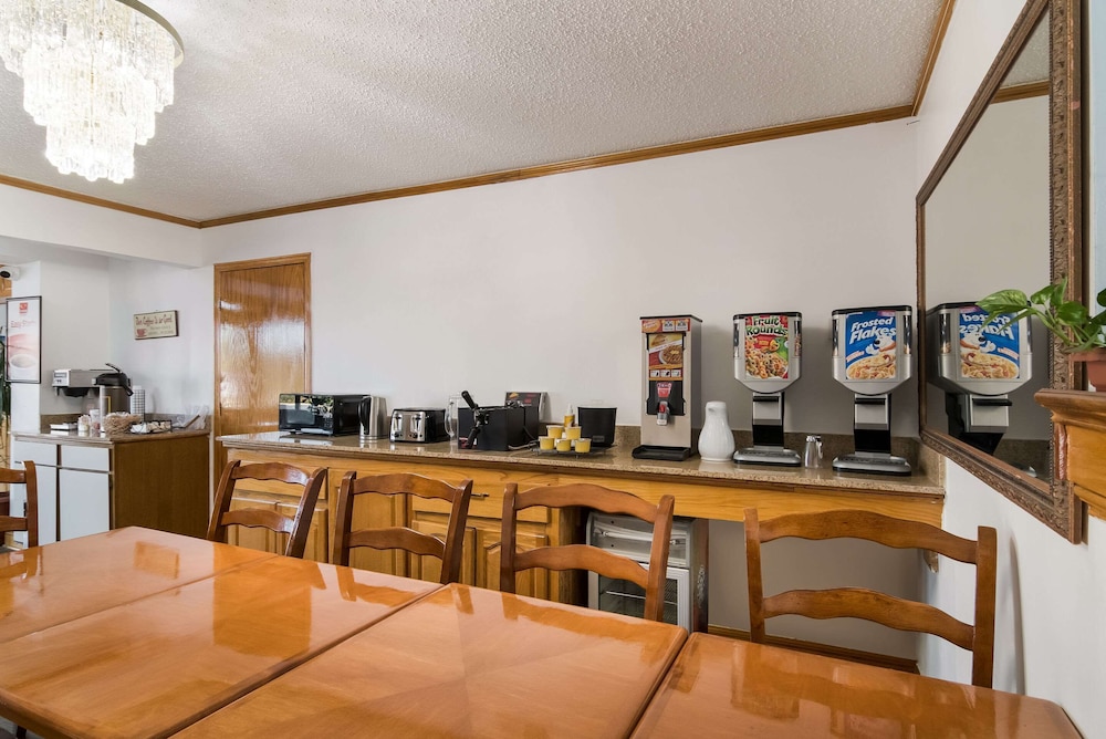 econo lodge calhoun north damascus