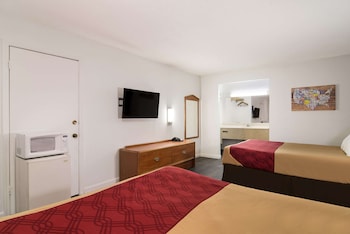 econo lodge calhoun north damascus