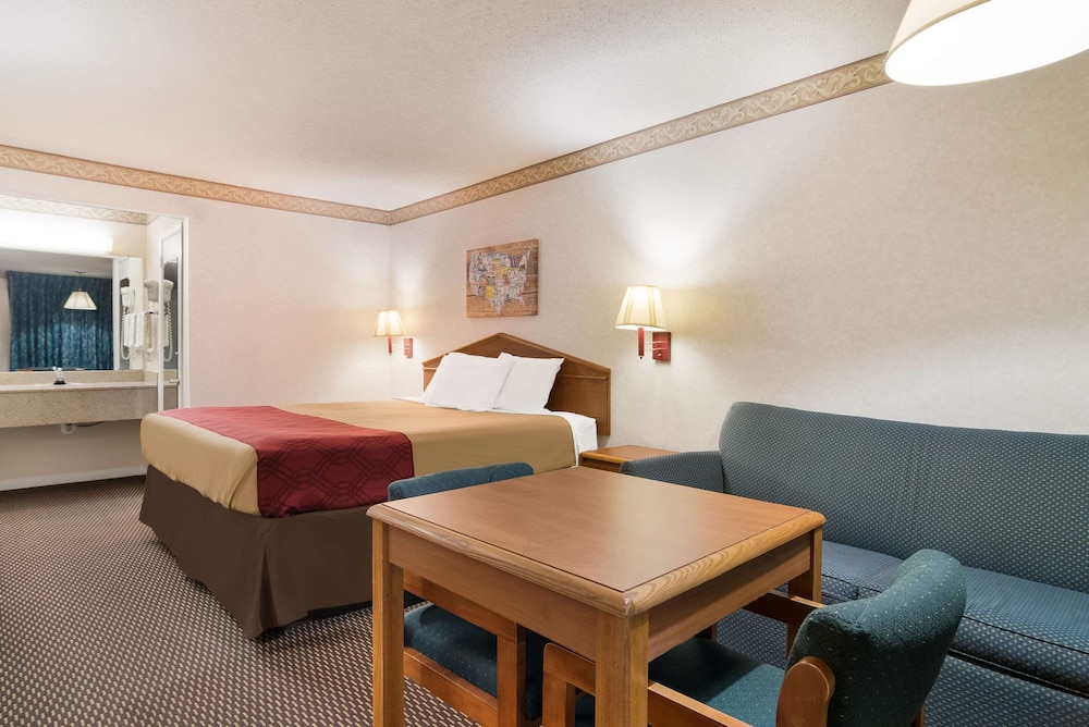 econo lodge calhoun north damascus