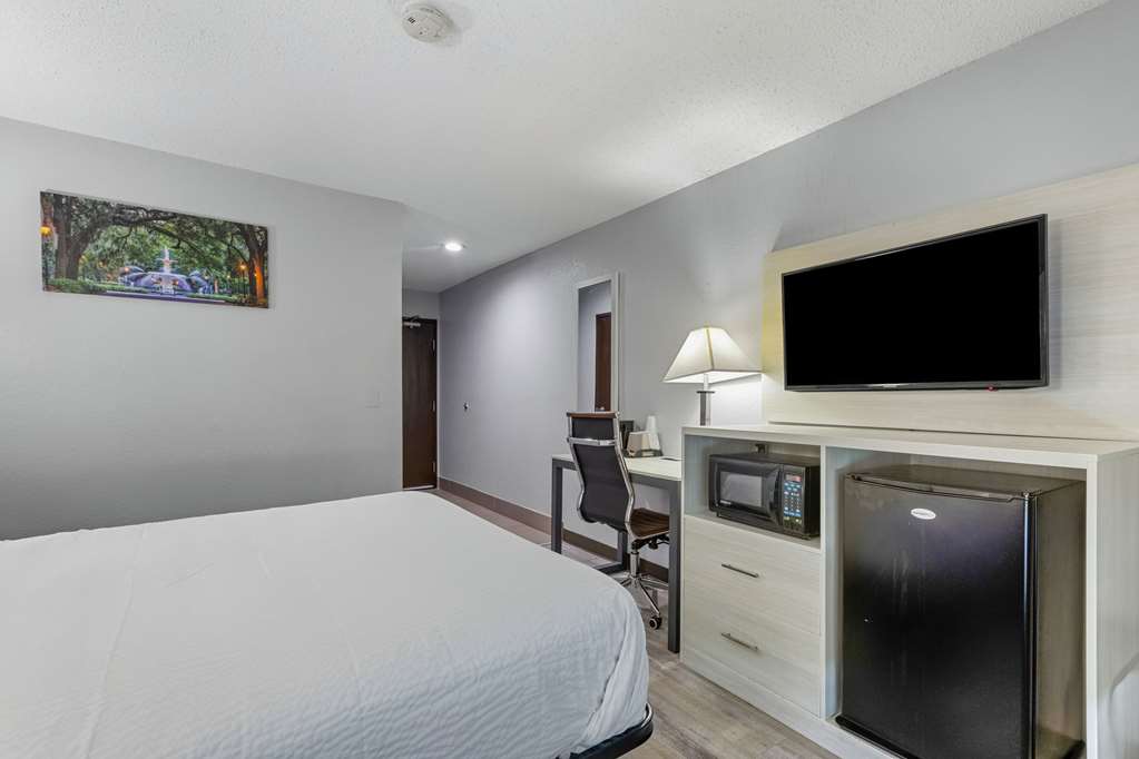 days inn by wyndham savannah gateway i 95