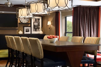 Hampton Inn Akron-Fairlawn,In Akron (Montrose-Ghent),3 star