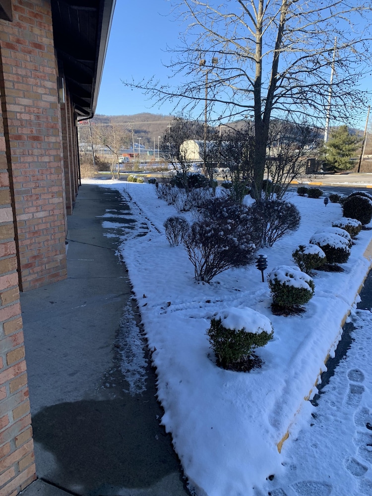 new martinsville inn