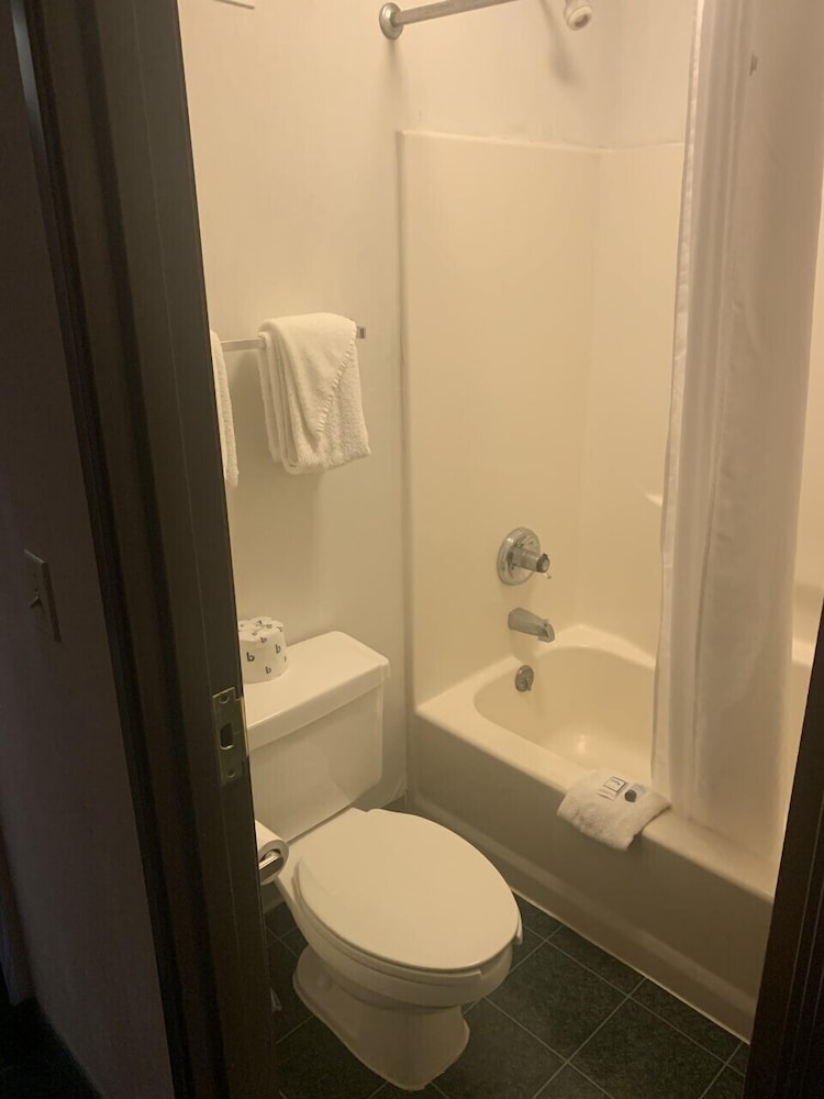 new martinsville inn