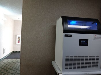 new martinsville inn