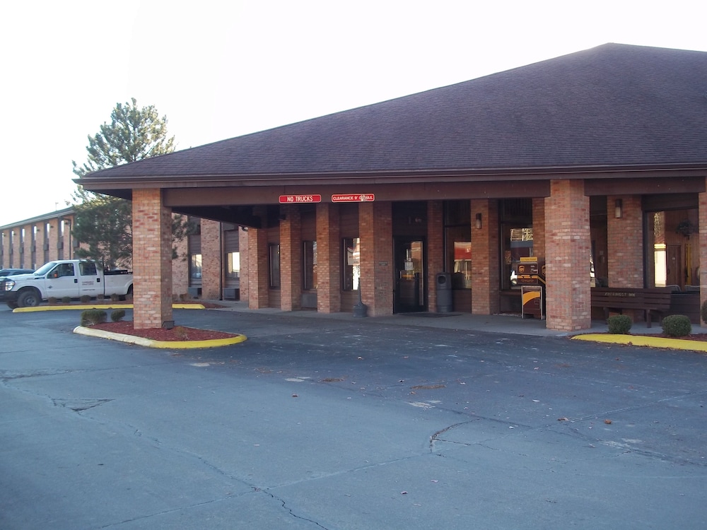 new martinsville inn