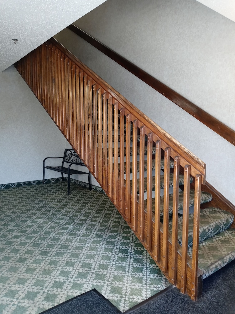 new martinsville inn