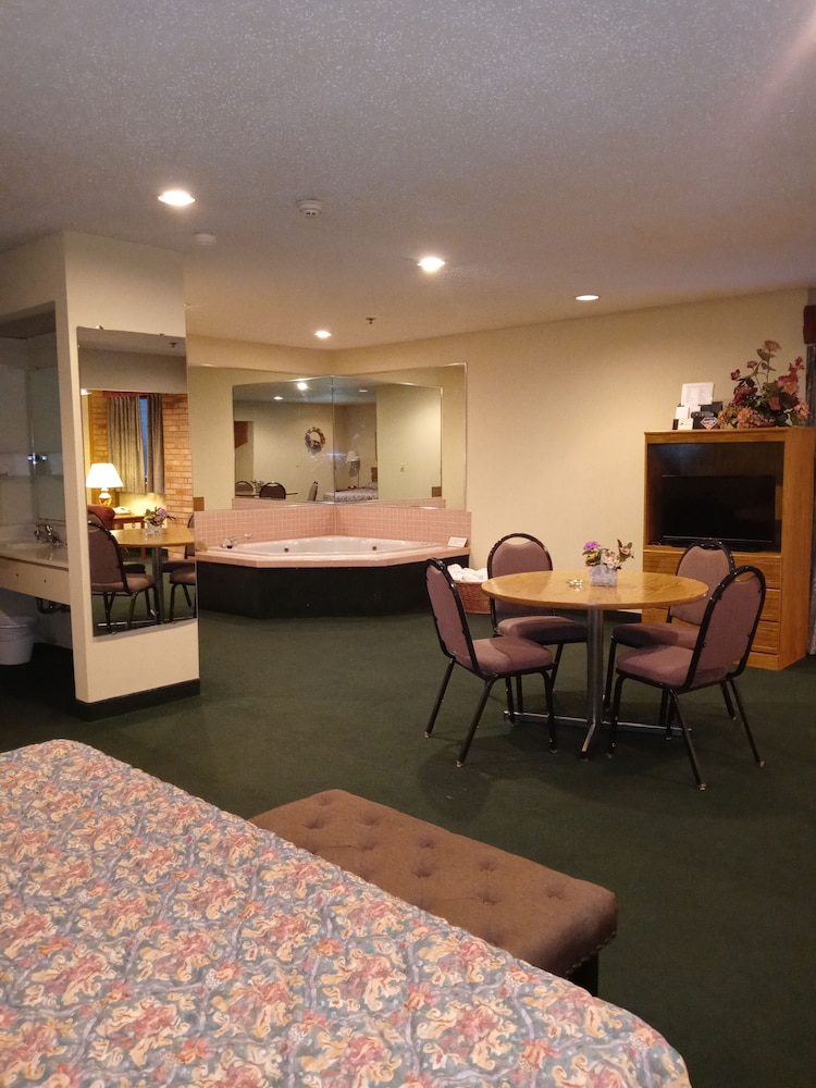 new martinsville inn