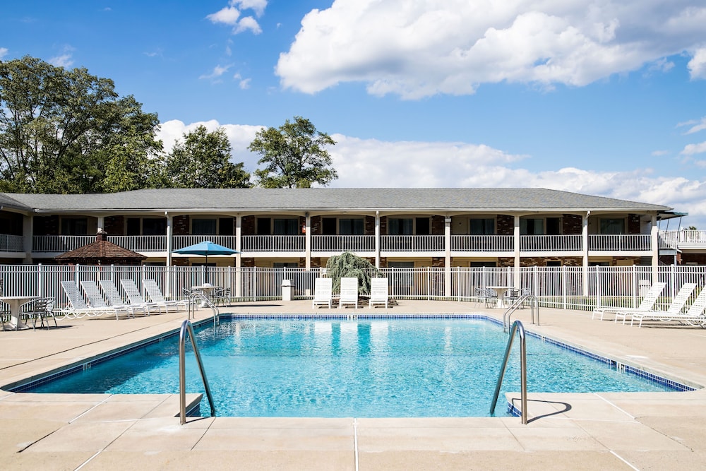 crystal inn eatontown