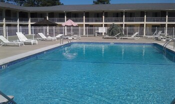 crystal inn eatontown