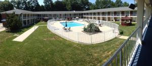 crystal inn eatontown