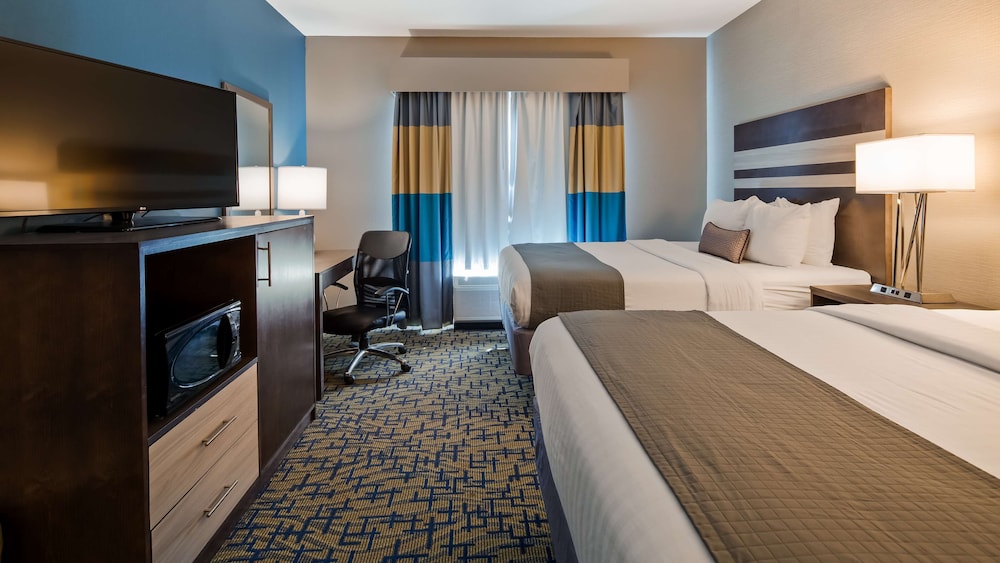 spark by hilton erie