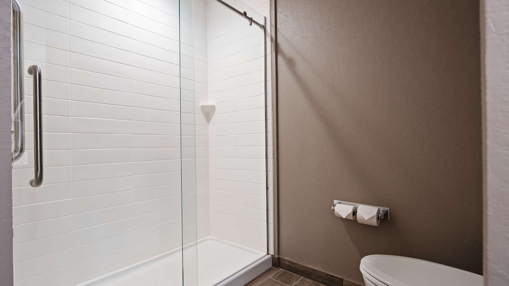 spark by hilton erie