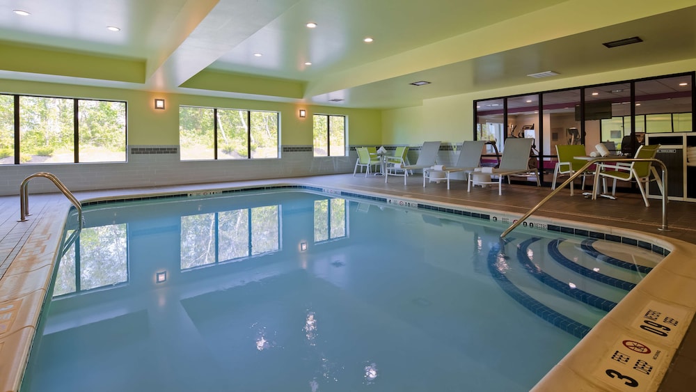 spark by hilton erie