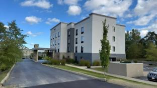 spark by hilton erie