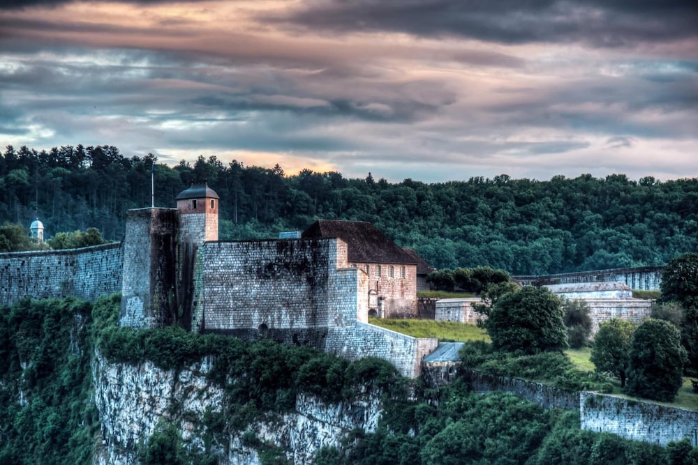 comfort aparthotel besancon la city