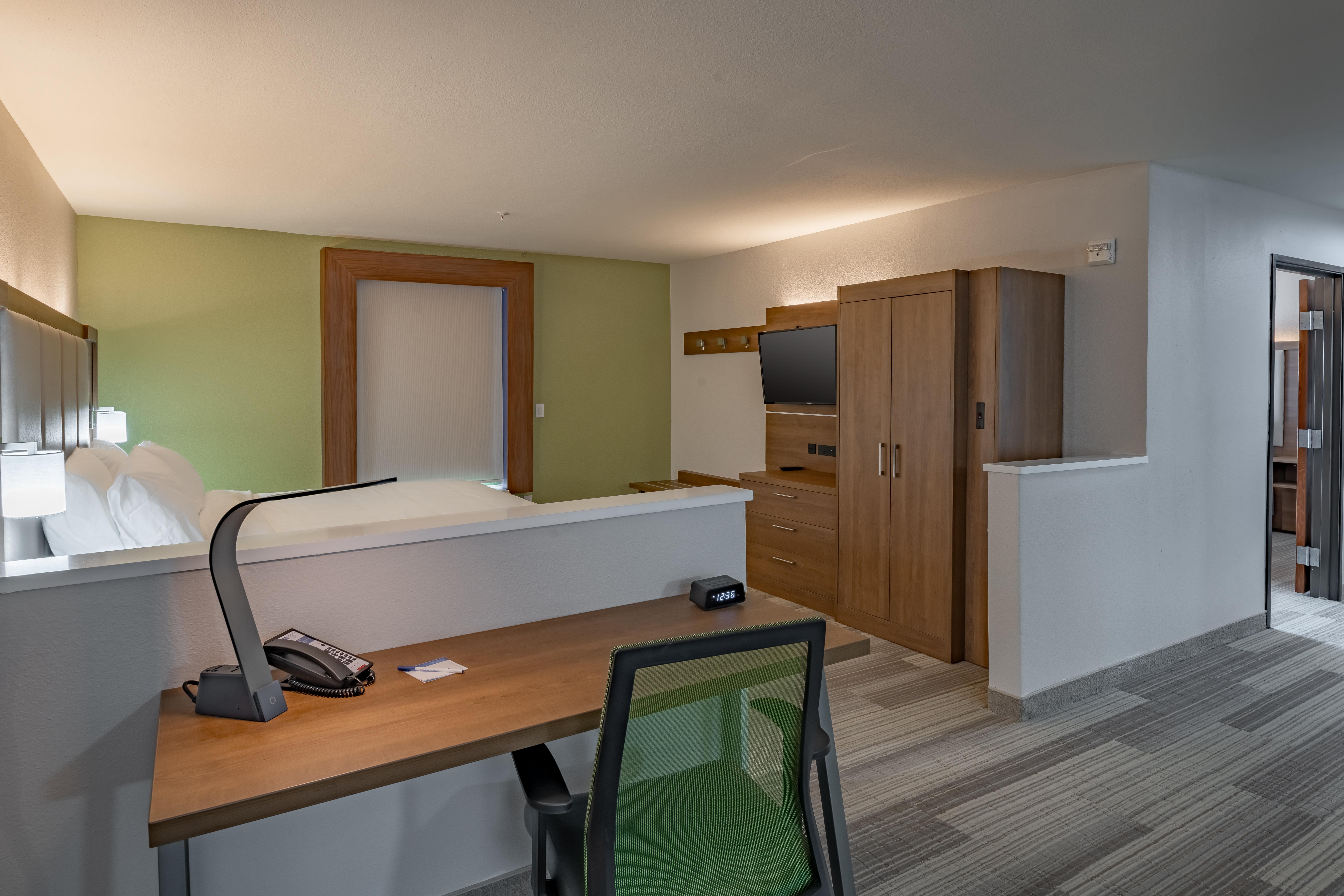holiday inn express and suites n waco area west